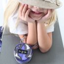 Paci Pod Контейнер для пустышек, футляр, круглая сумочка - lilac lace JuJuBe
