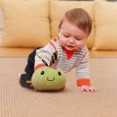Infantino (США) игрушка для малыша 6 месяцев Жучок