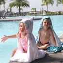 Adam Stork (США) Полотенце для купания с уголком Cute Dinos Toddler 70 х 127 см.