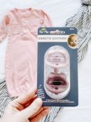 Itzy Ritzy (США) Пустышки силиконовые для девочек 0-6, 6-18 Орхидея / Сирень Orchid/Lilac